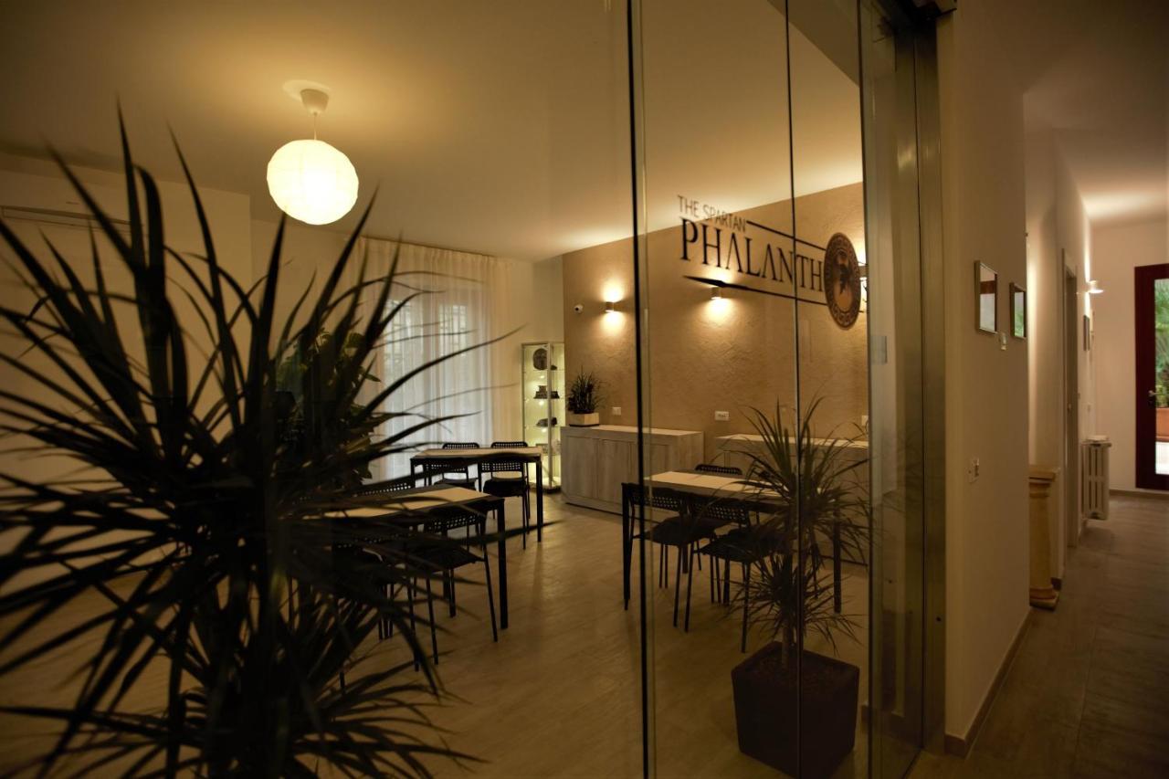 Phalanthos Taranto Acomodação com café da manhã Exterior foto